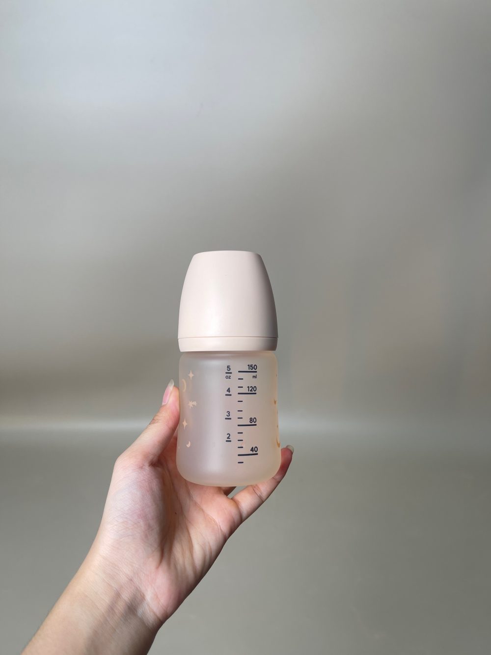 Set 2 bình sữa Moyuum thủy tinh bọc silicone trăng sao 150ml (không kèm núm ti) - Ảnh 3