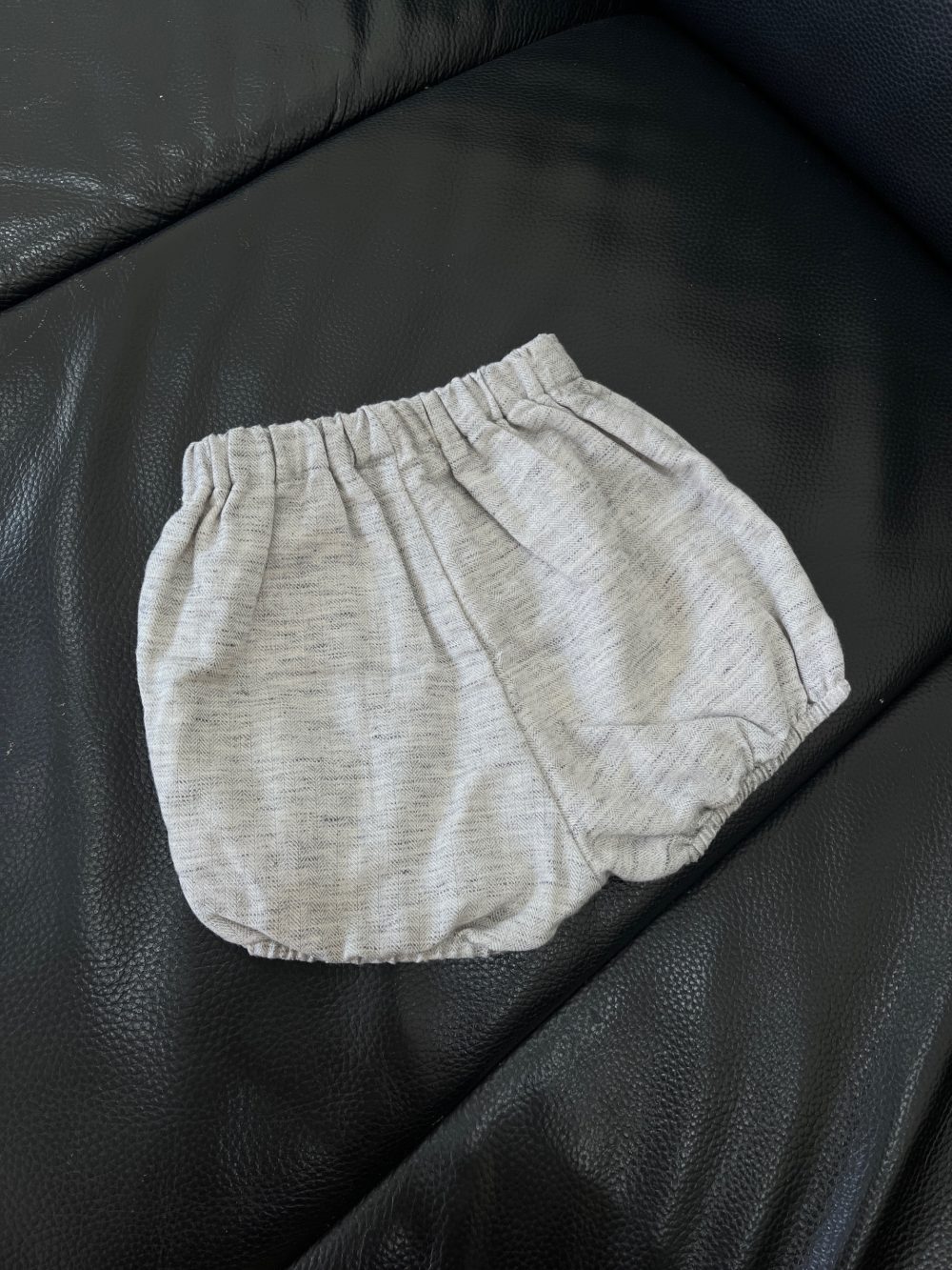Set áo phối ren trắng, quần bí màu xám Nous Petit à petit (size 6m) - Ảnh 8