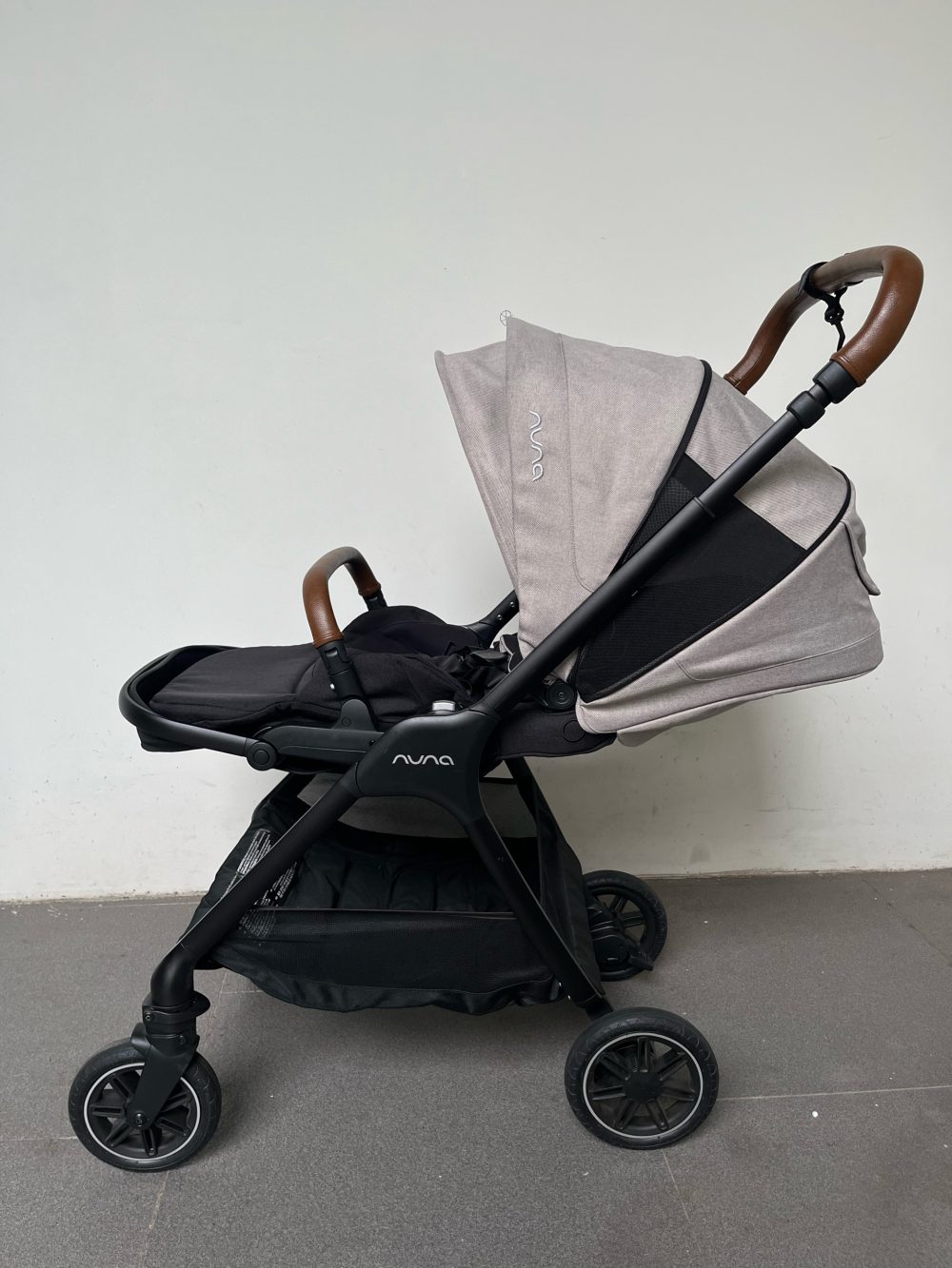 Xe đẩy Nuna triv màu xám be khung đen ( size: 0->22kg, full box) kèm cúp holder và adapter - Ảnh 12