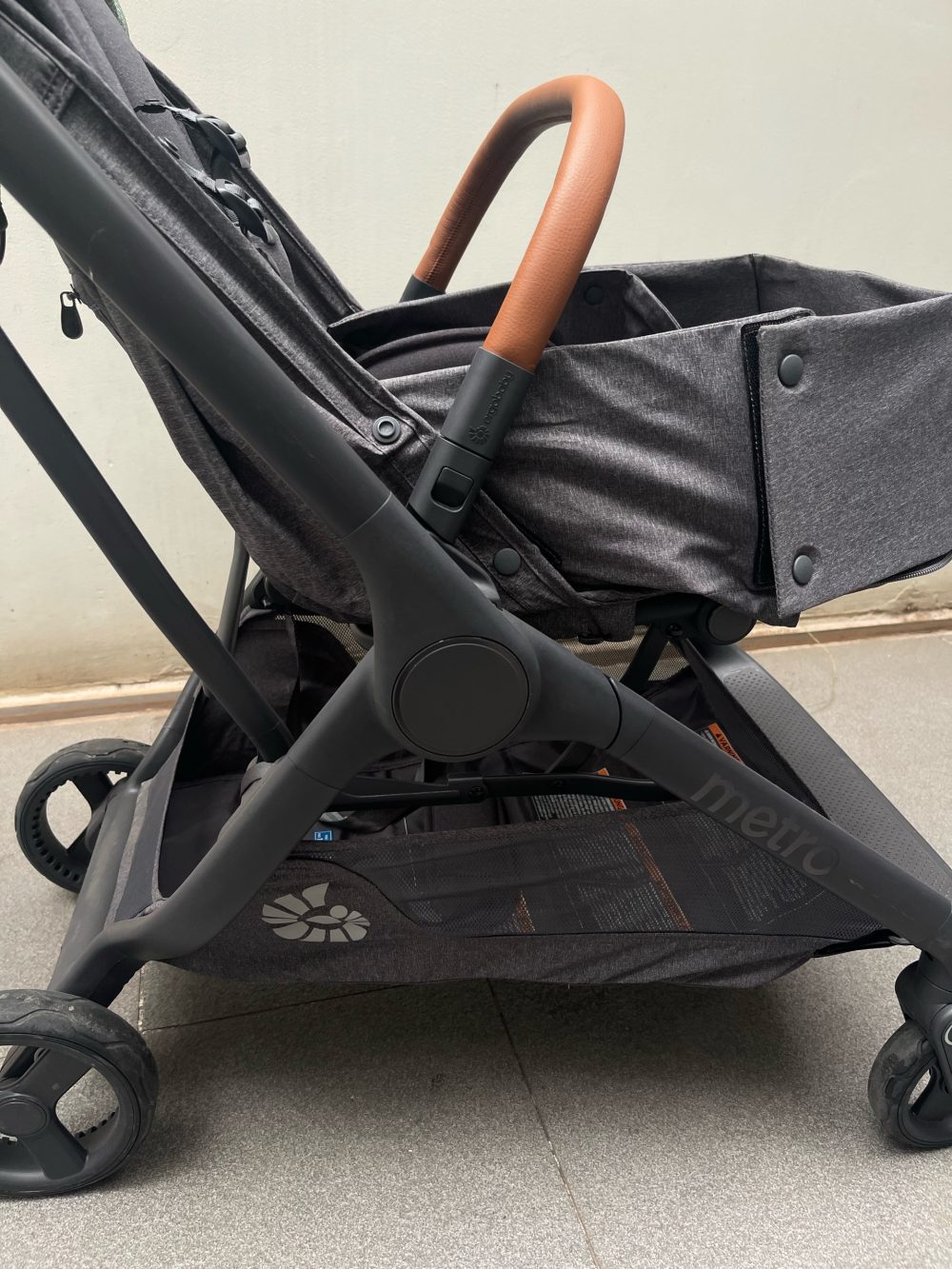 Xe đẩy Ergobaby Metro 3 Deluxe màu xanh xám ( size: 0->4m, tối đa 22kg) - Ảnh 4