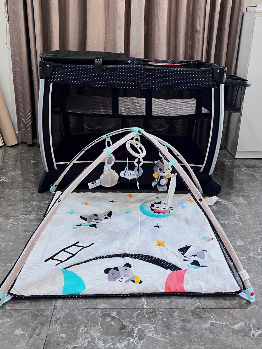 Giường cũi 6 trong 1 Tiny Love Grow Activity Play Yard - Ảnh 29