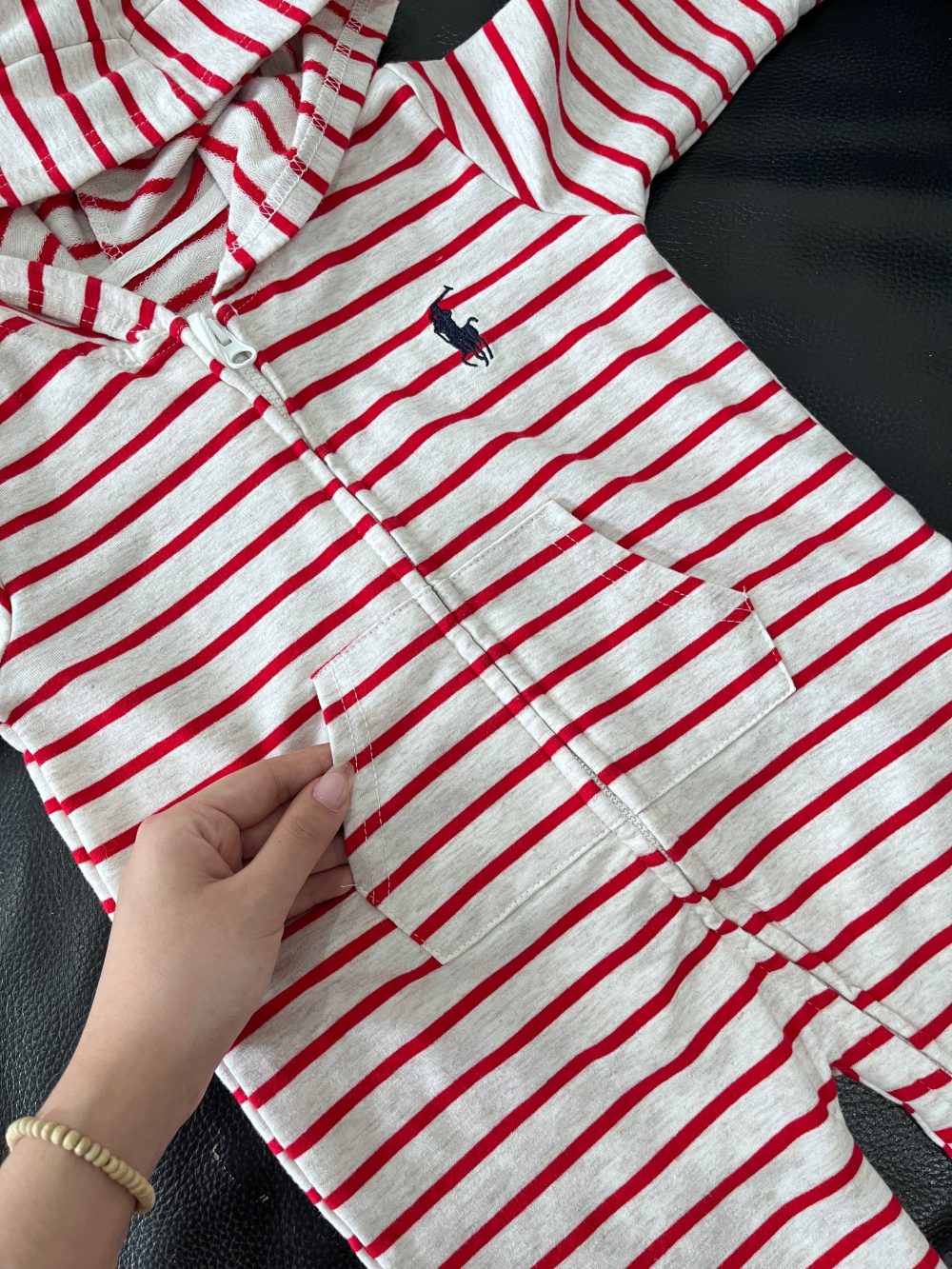 Sleepsuit họa tiết Santa Carter’s màu hồng tặng kèm hoodie suit trắng sọc đỏ (size 12→18m) - Ảnh 14