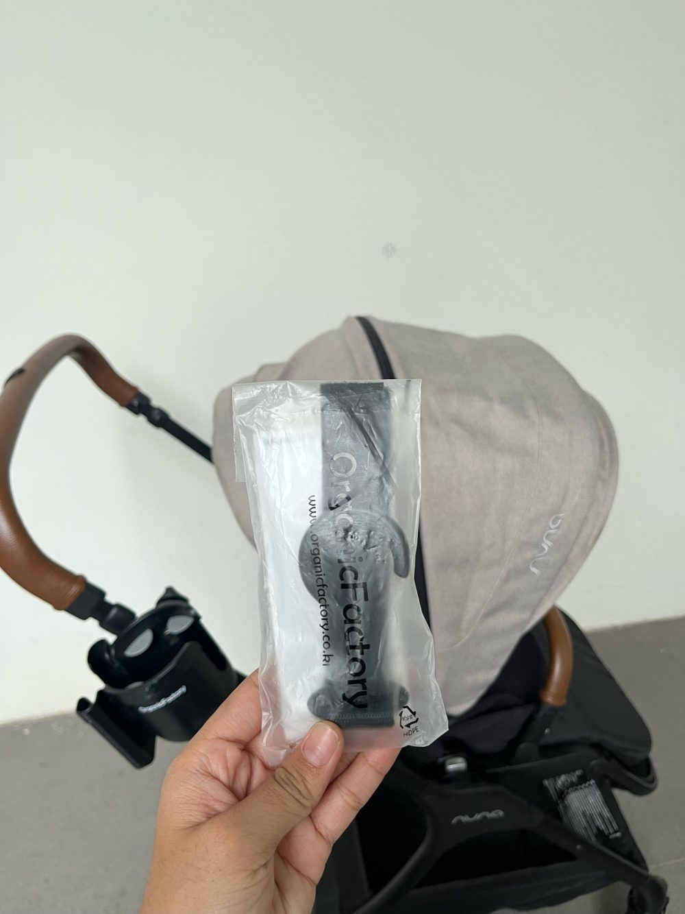 Xe đẩy Nuna triv màu xám be khung đen ( size: 0->22kg, full box) kèm cúp holder và adapter - Ảnh 23