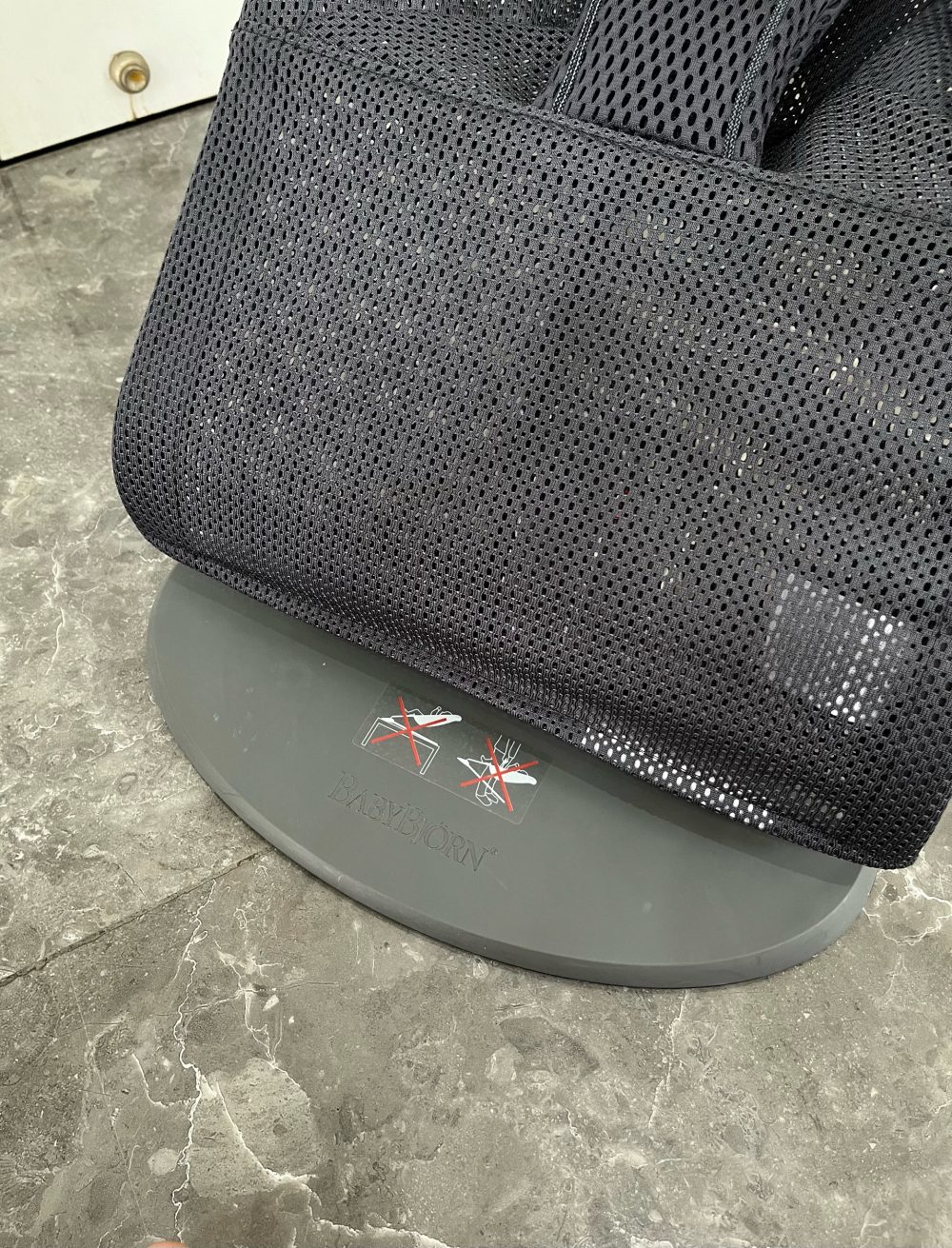 Ghế rung Baby Bjorn Bouncer Bliss vải lưới mesh màu anthracite ( no box) kèm thanh đồ chơi BabyBjorn - Ảnh 4