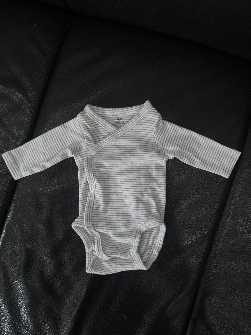 Set 3 bộ bodysuit đáp chéo H&M màu xanh/trắng (size 0→1m) - Ảnh 19