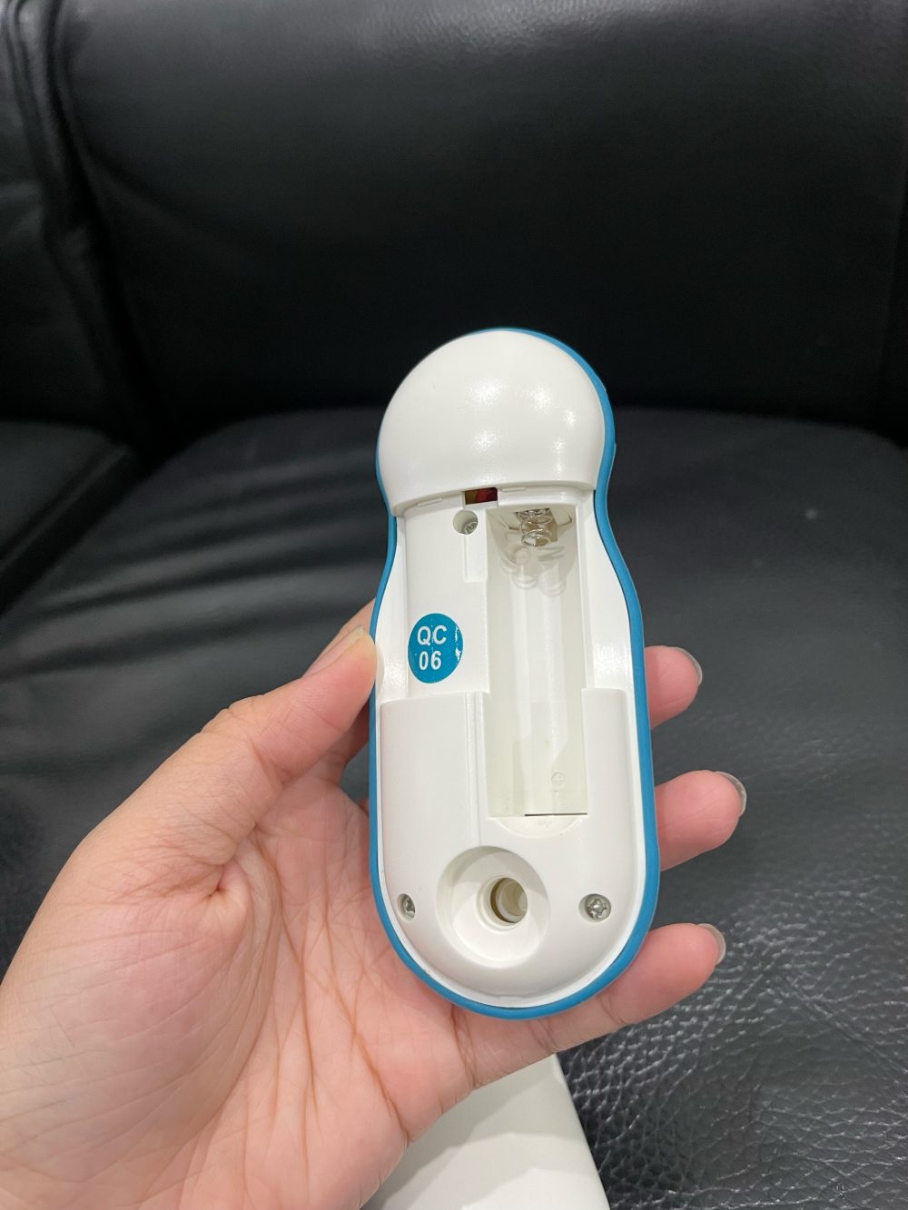 Máy dũa móng tay Comfybaby màu trắng viền xanh ( full box) - Ảnh 3