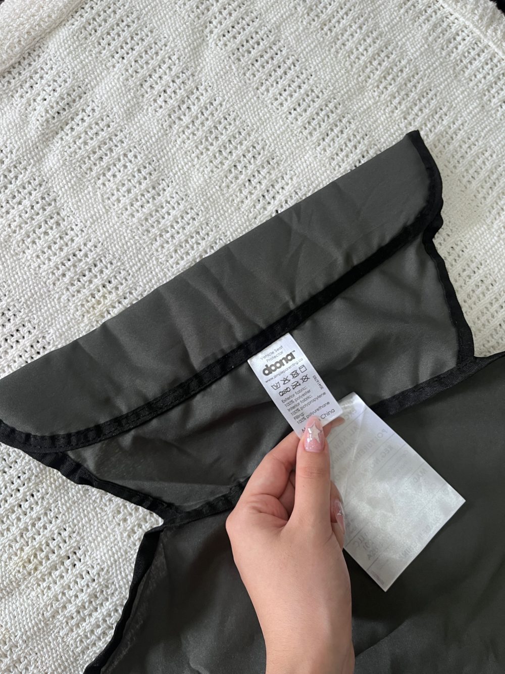Xe đẩy kết hợp ghế ngồi ô tô Doona màu đen, tặng kèm đệm xe đẩy và miếng lót ô tô (1,8→13,6kg, còn túi đựng) - Ảnh 2