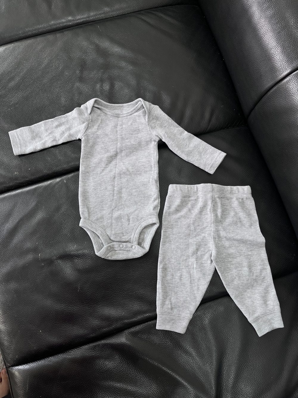 Set 2 body đùi Uala Rogo & Carter's màu xám (size 6→9m) - Ảnh 17