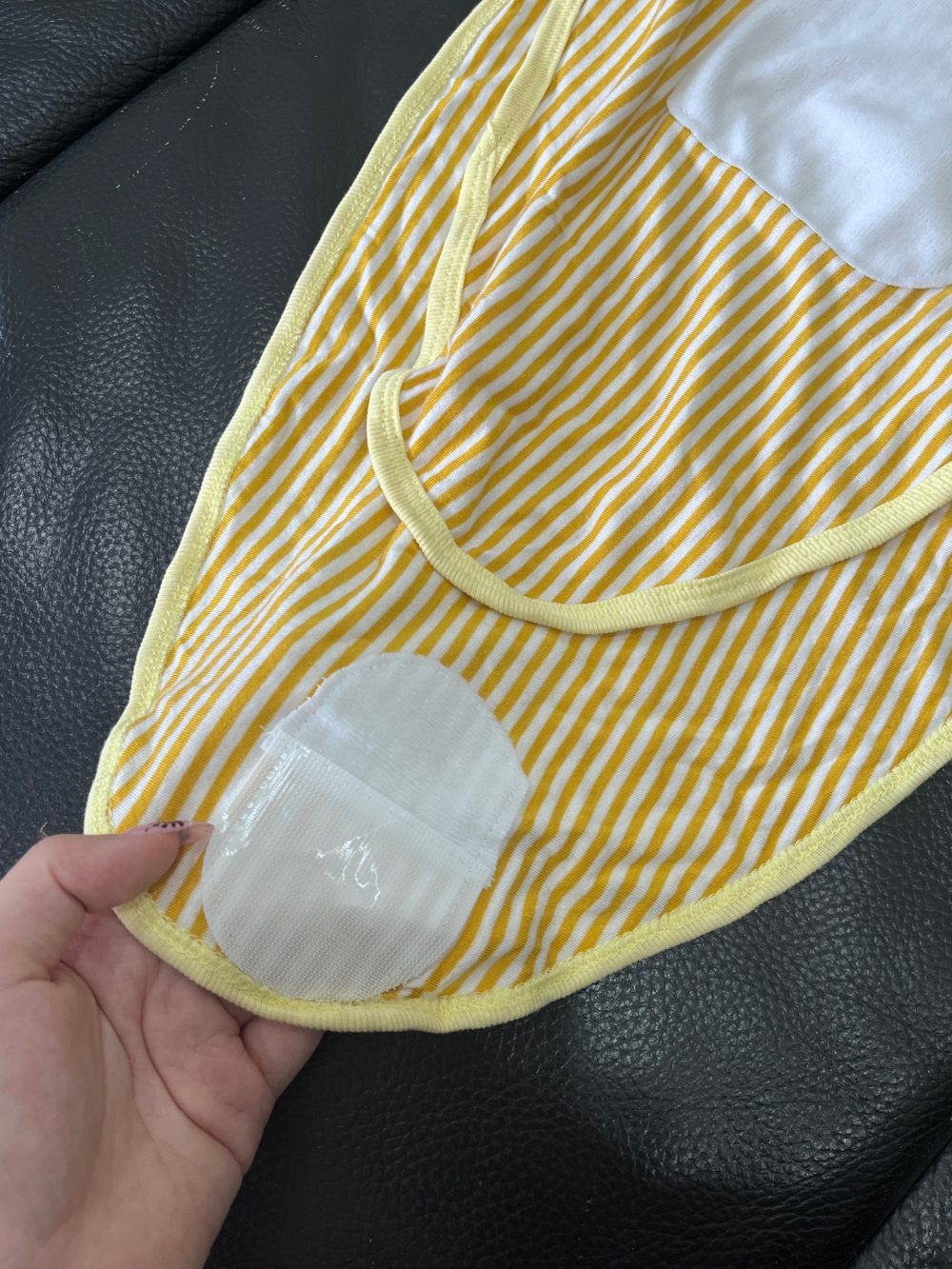 Set bodysuit Bobicraft gile màu nâu kem và bộ quần áo dài tay Boube màu vàng (size 3→6m) tặng kèm ủ quấn Mintuu màu vàng sọc trắng - Ảnh 2