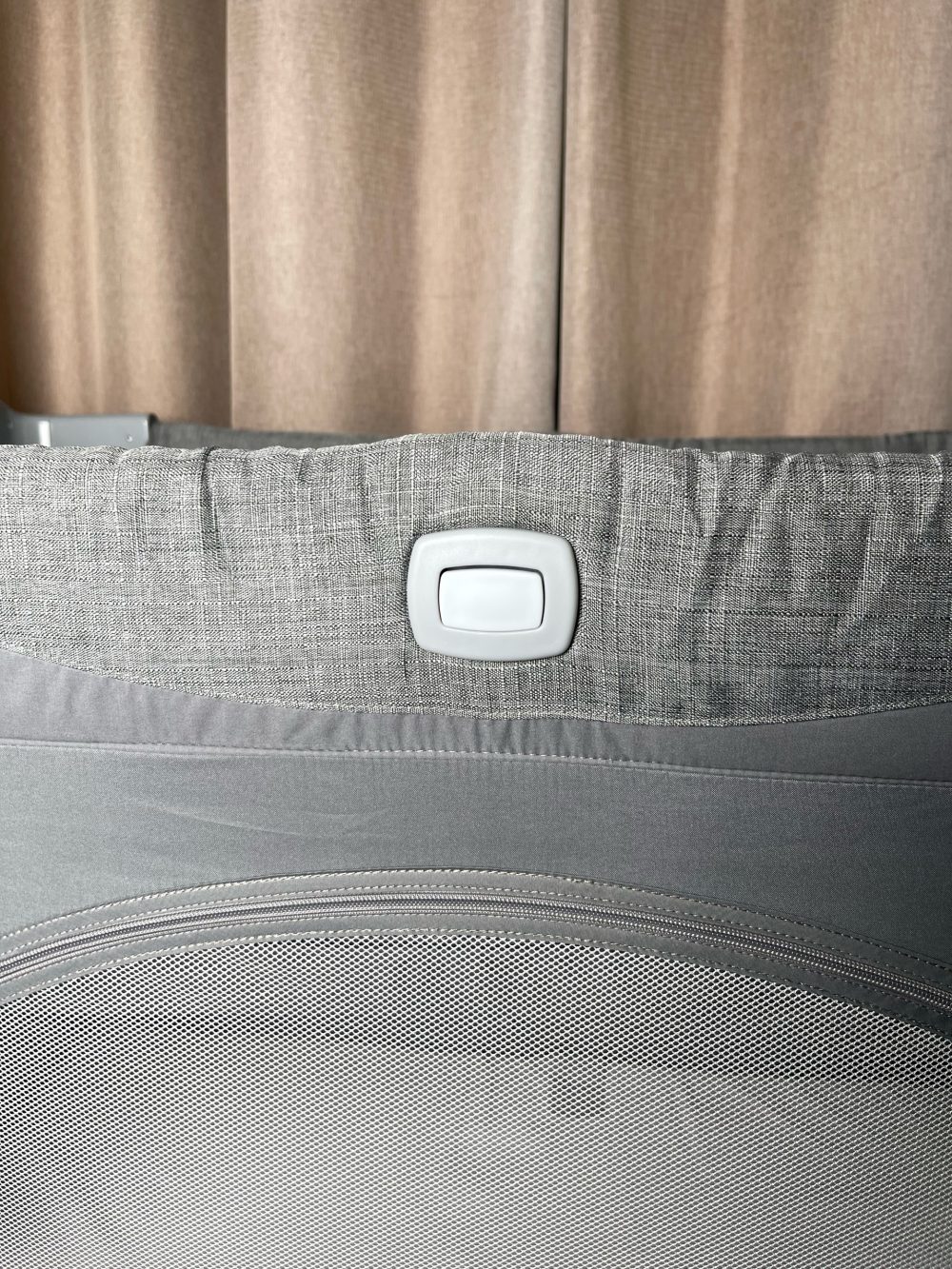 Cũi gấp gọn Joie Kubbie Sleep Foggy Gray và đệm cũi xơ dừa Chilux ( fullbox) - Ảnh 20