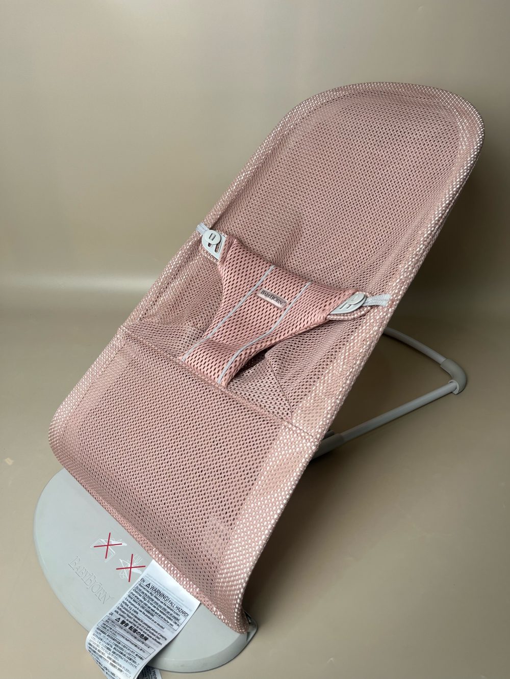 Ghế rung Baby Bjorn Bouncer Bliss vải lưới mesh màu hồng khung trắng (nobox) - Ảnh 4