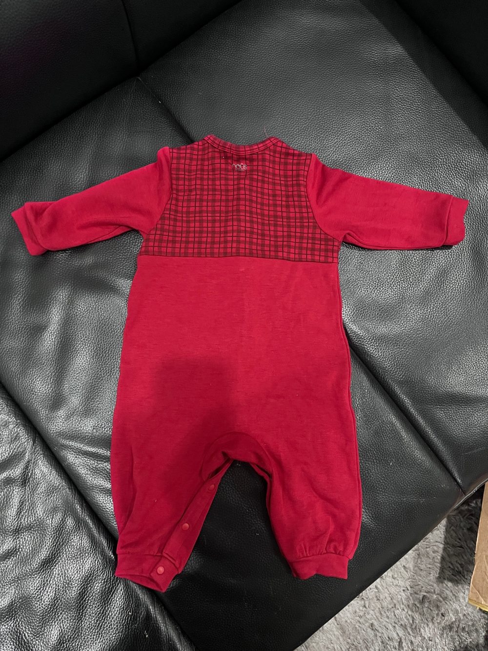 Bộ liền thân dài Nous màu đỏ phối kẻ ca rô kèm mũ và lá cổ trắng (size 6→9m) - Ảnh 15