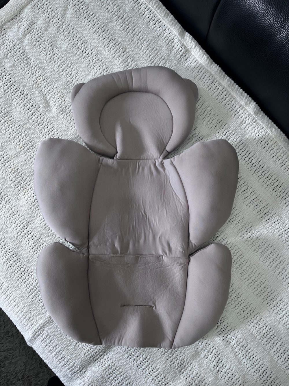Xe đẩy kết hợp ghế ngồi ô tô Doona màu đen, tặng kèm đệm xe đẩy và miếng lót ô tô (1,8→13,6kg, còn túi đựng) - Ảnh 9