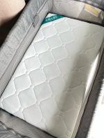 Cũi gấp gọn Joie Kubbie Sleep Foggy Gray và đệm cũi xơ dừa Chilux ( fullbox) - Ảnh 10
