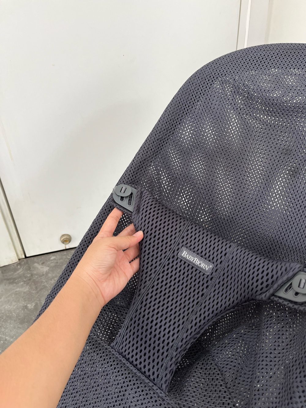 Ghế rung Baby Bjorn Bouncer Bliss vải lưới mesh màu anthracite ( no box) kèm thanh đồ chơi BabyBjorn - Ảnh 7
