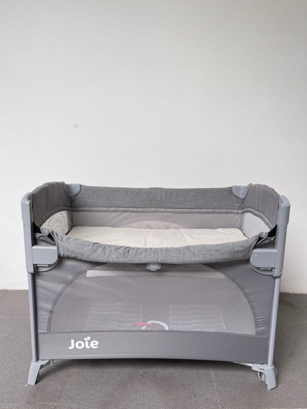 Cũi gấp gọn Joie Kubbie Sleep Foggy Gray ( còn túi đựng) - Ảnh 12