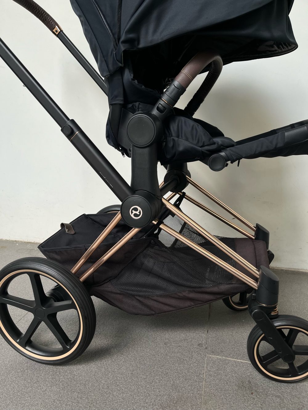Xe đẩy Cybex Priam 3 khung rosegold (size: 0->4y, tối đa 22kg) kèm adapter - Ảnh 2
