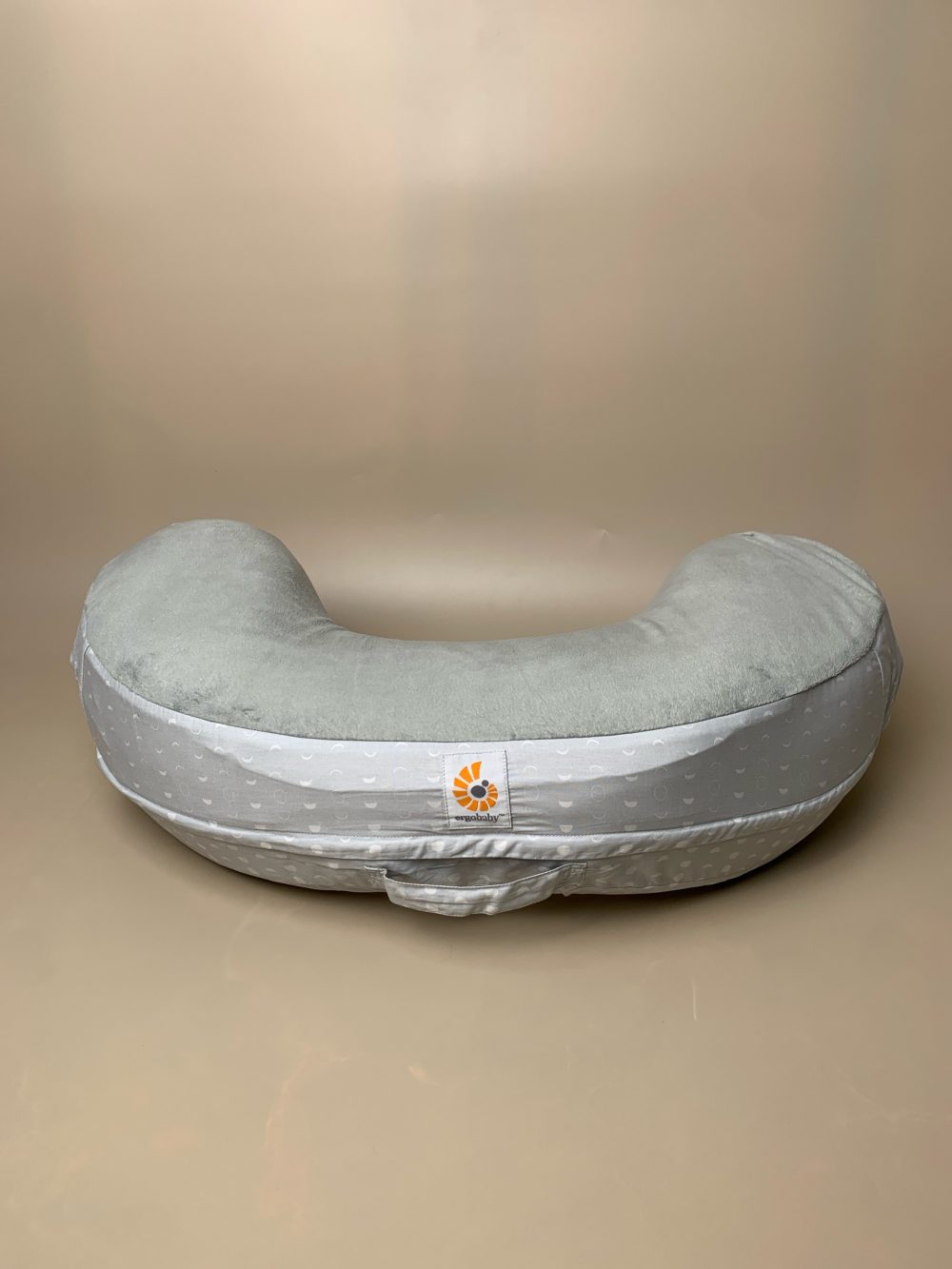 Gối hỗ trợ cho bé bú Ergobaby pillow moonlight grey - Ảnh 2