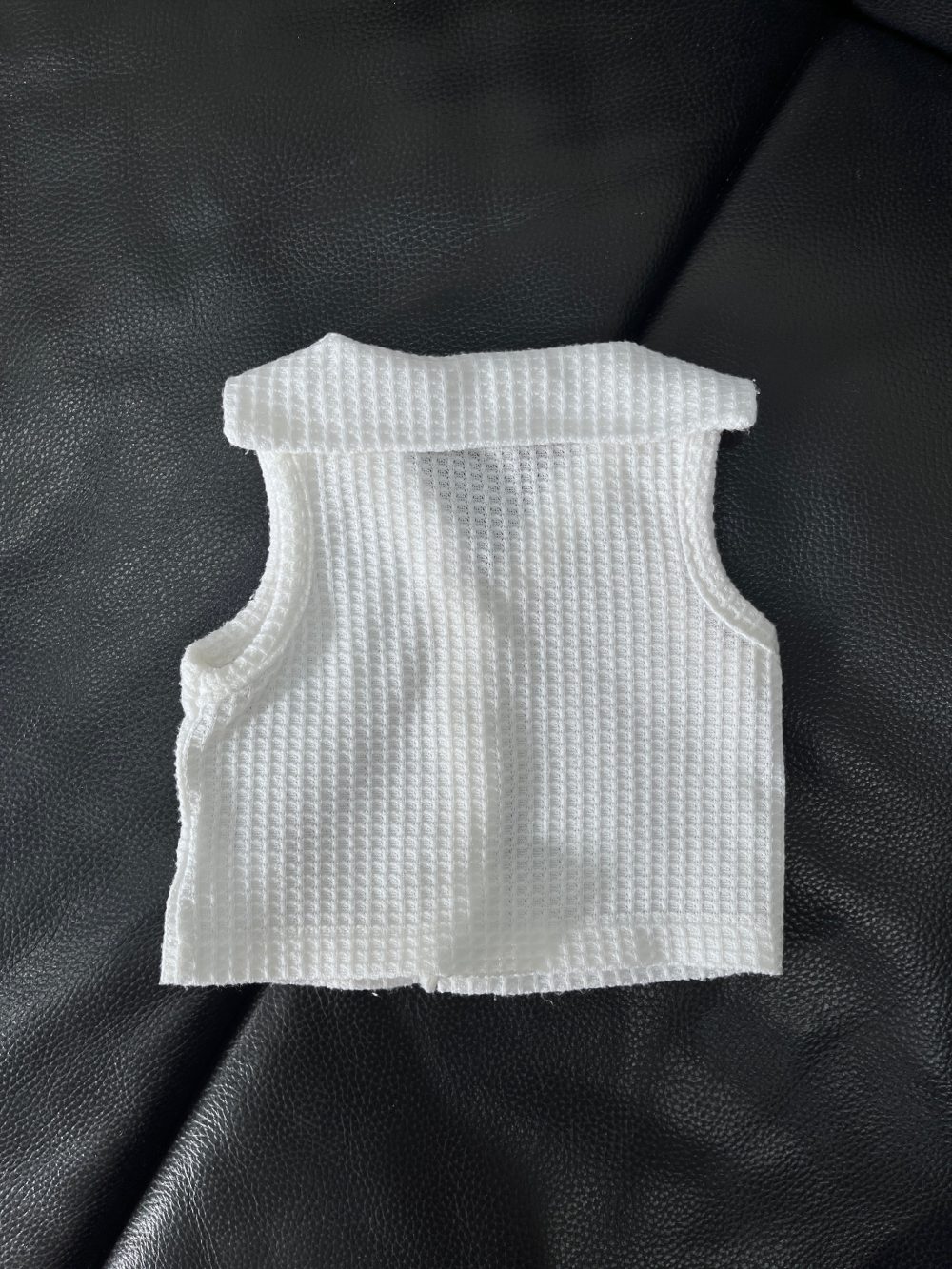 Set đồ bộ ngắn tay MoneBebé màu trắng kèm 2 yếm và 1 bodysuit Carter’s màu xanh (size 3→9m) - Ảnh 21