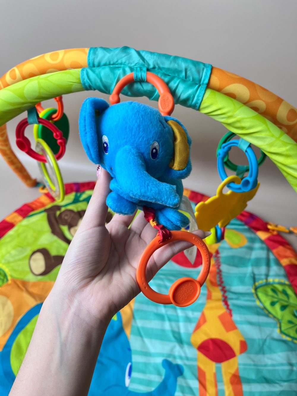 Thảm chơi treo đồ chơi Bright Starts Safari Tales và gối đỡ (full box) - Ảnh 11