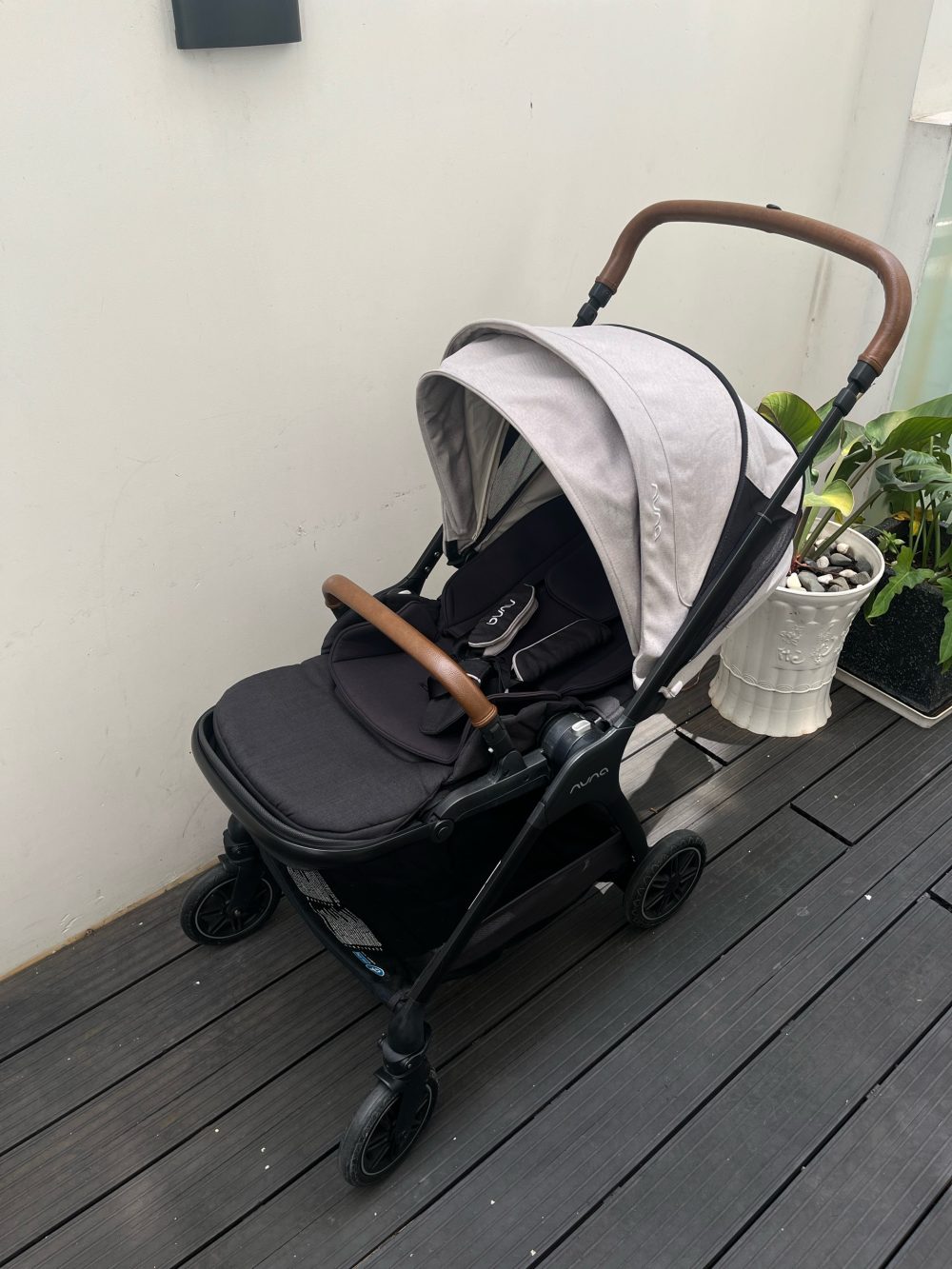 Xe đầy Nuna Triv màu xám khung đen (size: 0→ 4y, tối đa 22kg) - Ảnh 9