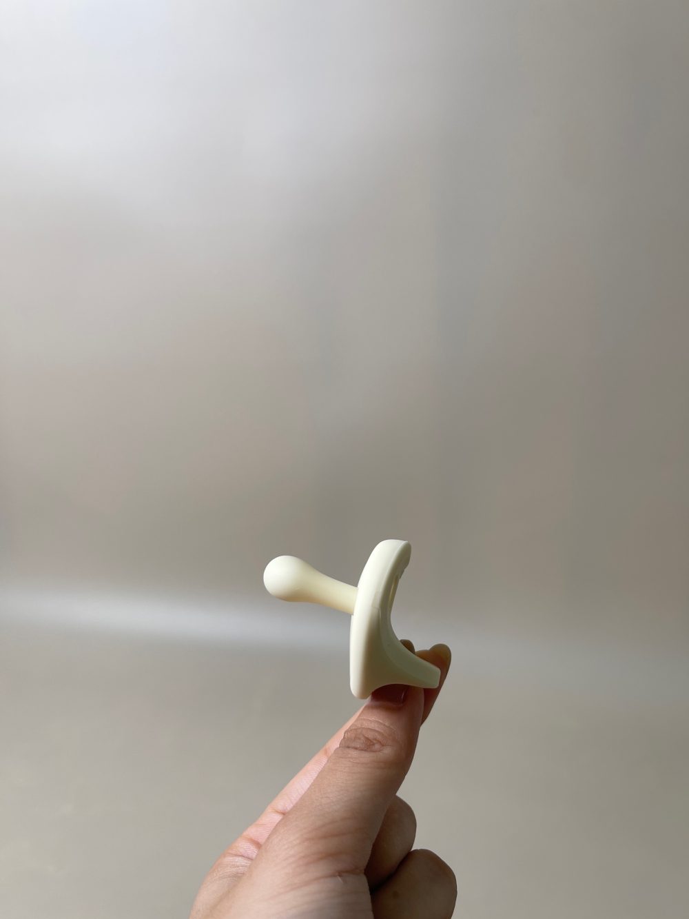 Núm ti giả Moyuum silicone cho bé màu vàng (3-6m/kèm hộp đựng) - Ảnh 7