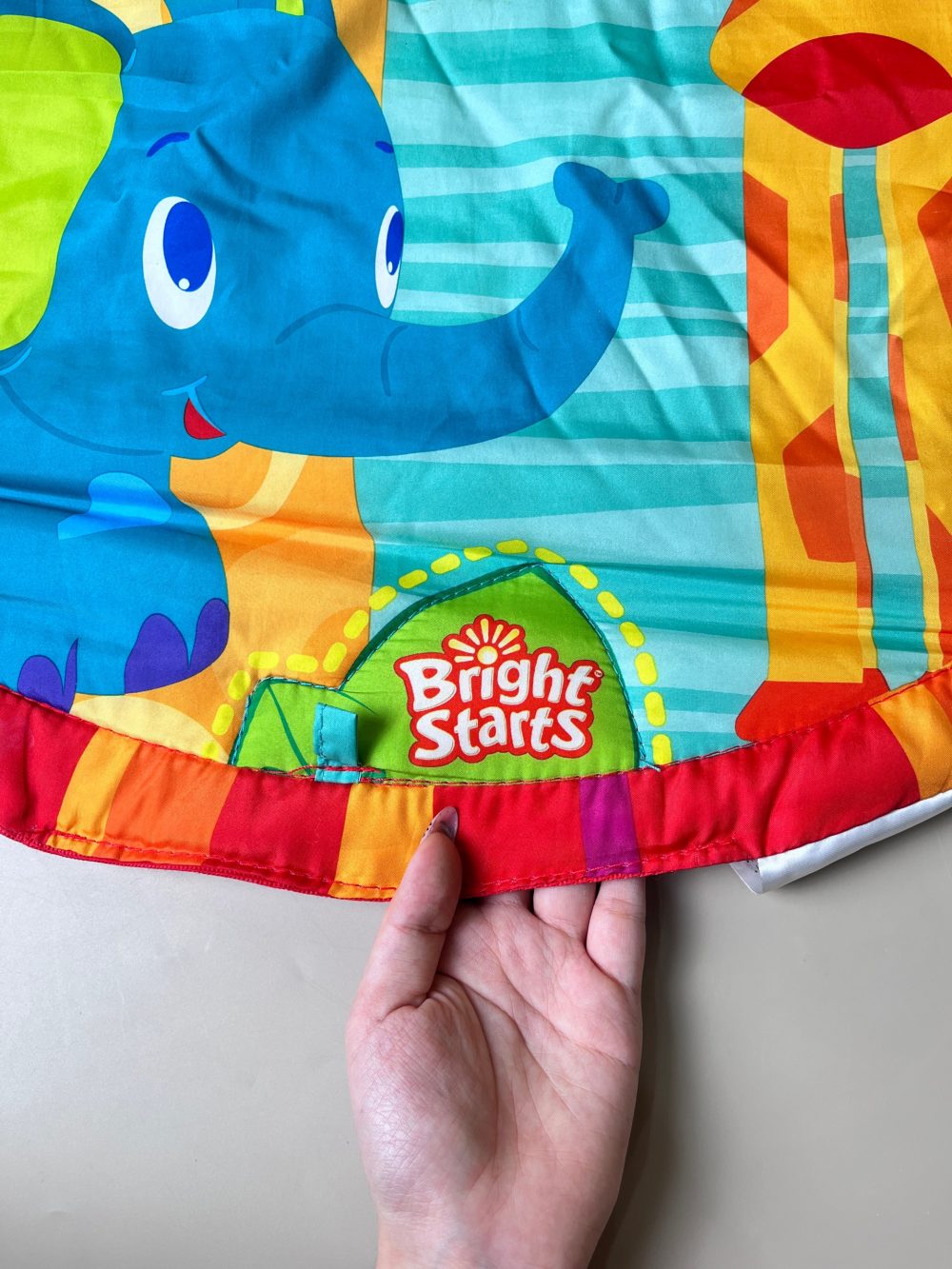 Thảm chơi treo đồ chơi Bright Starts Safari Tales và gối đỡ (full box) - Ảnh 10