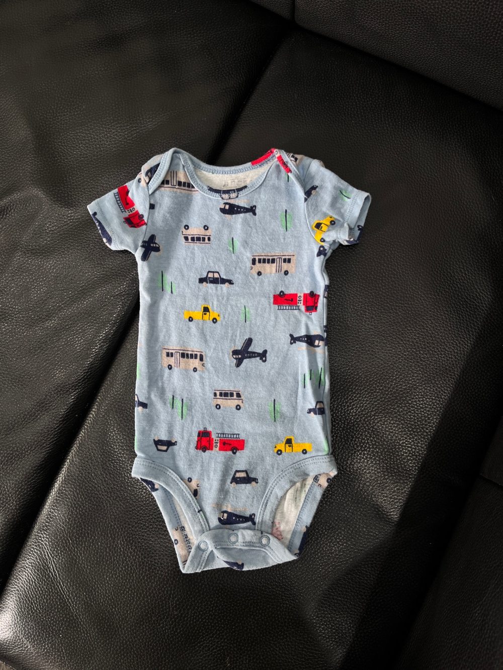 Set đồ bộ ngắn tay MoneBebé màu trắng kèm 2 yếm và 1 bodysuit Carter’s màu xanh (size 3→9m) - Ảnh 22