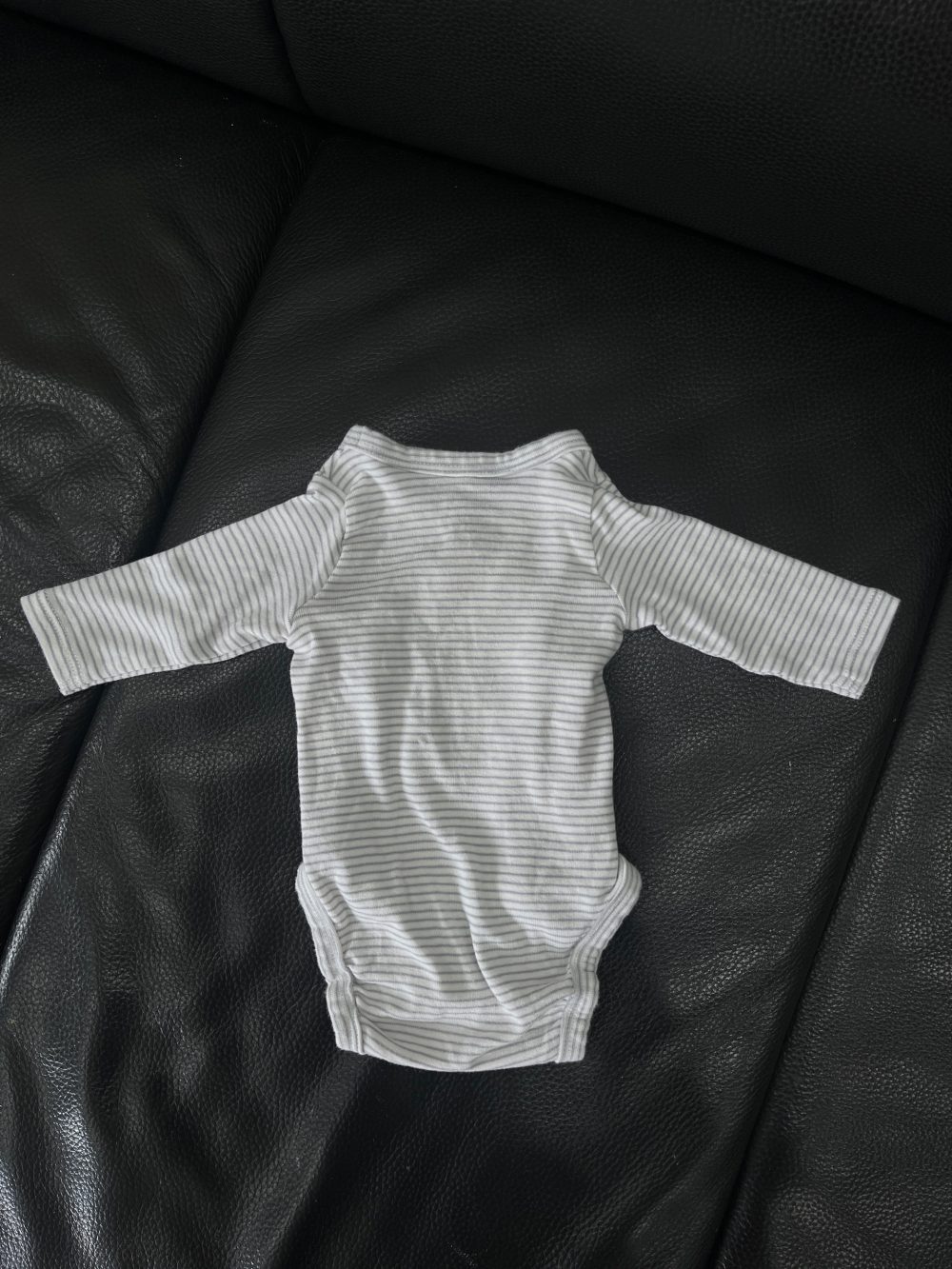 Set 3 bộ bodysuit đáp chéo H&M màu xanh/trắng (size 0→1m) - Ảnh 17