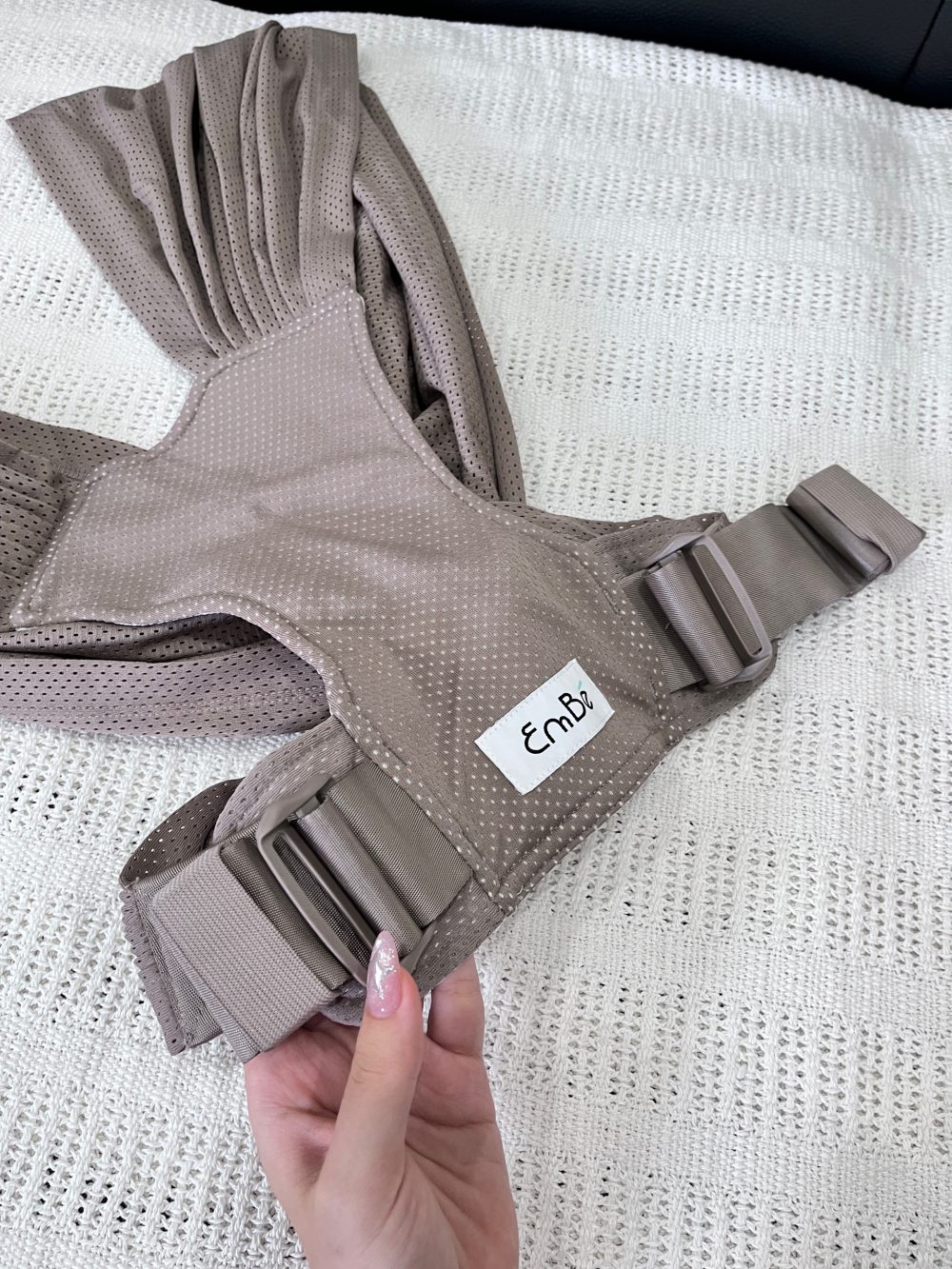 Địu vải lưới EmBé Sling, size: WindMesh Plus màu Mocha ( size: 0->24m, còn túi đựng ) - Ảnh 11