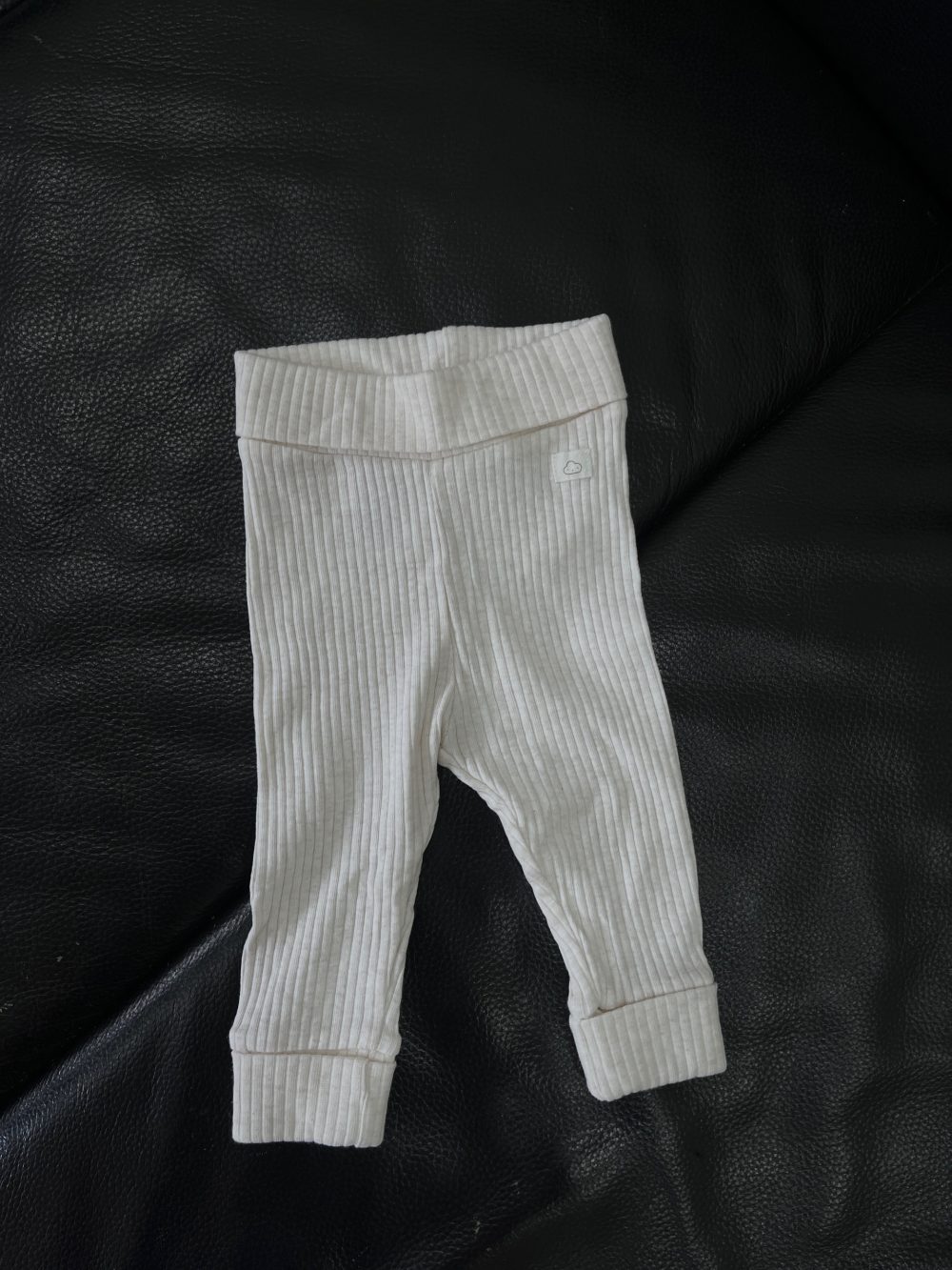 Set 2 bodysuit dài tay Mothercare màu nâu/xanh (size 1→3m) tặng kèm quần dài H&M màu be (size 2→4m) - Ảnh 3