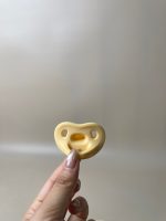 Núm ti giả Moyuum silicone màu vàng (1-3m/ kèm hộp đựng) - Ảnh 6
