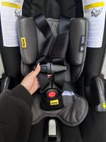 Xe đẩy kết hợp ghế ngồi ô tô Doona màu đen, tặng kèm đệm xe đẩy và miếng lót ô tô (1,8→13,6kg, còn túi đựng) - Ảnh 12