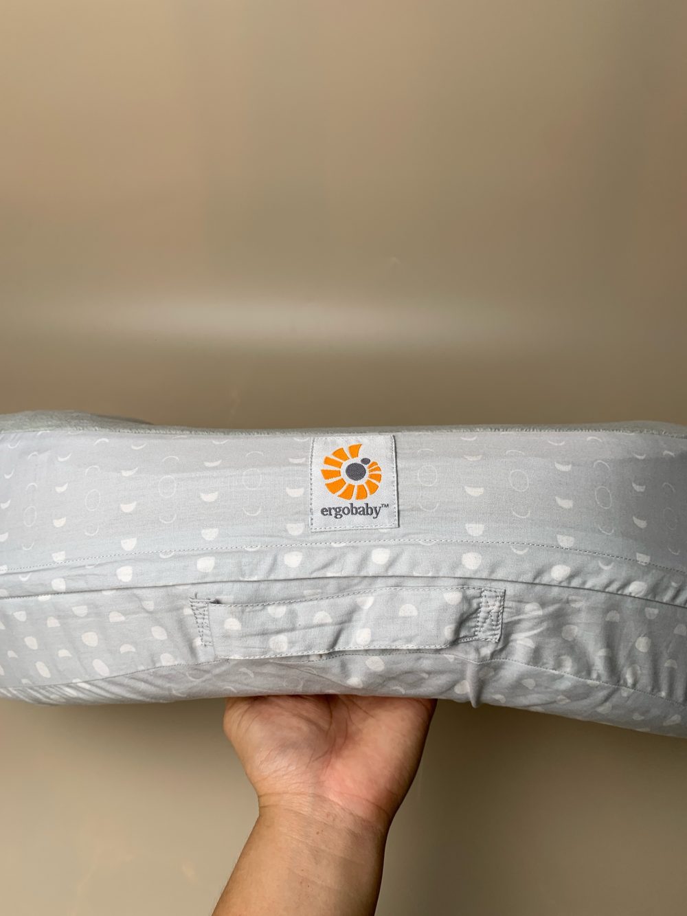 Gối hỗ trợ cho bé bú Ergobaby pillow moonlight grey - Ảnh 11