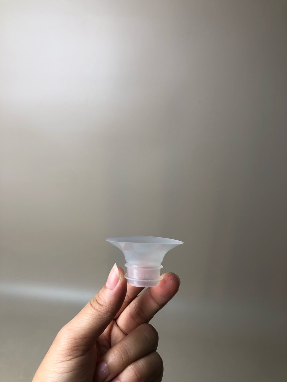 Máy hút sữa Momcozy V2 Pro cup hồng ( full box) - Ảnh 6