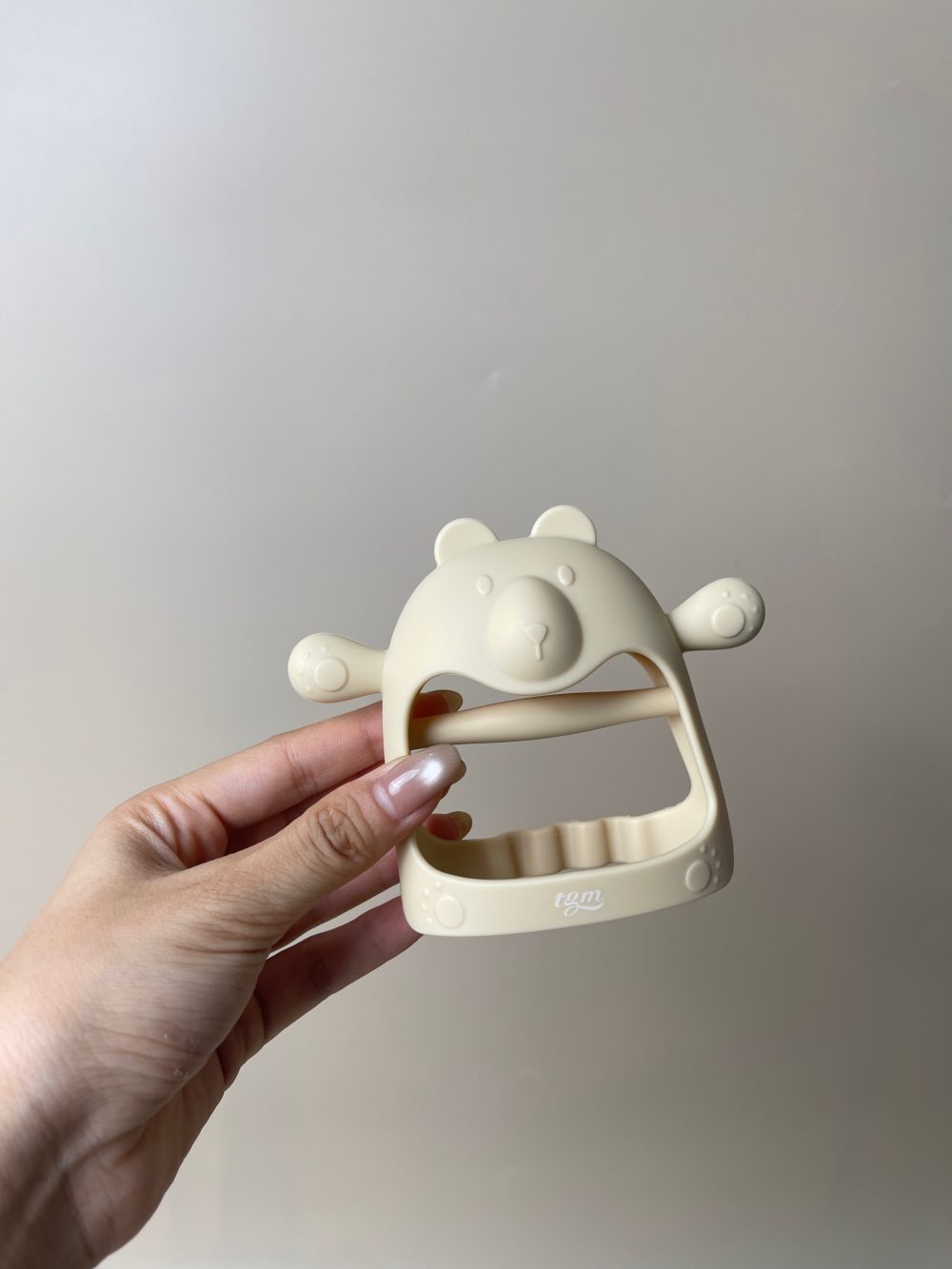 Gặm nướu silicon hình gấu TGM màu Beige kèm hộp đựng - Ảnh 5