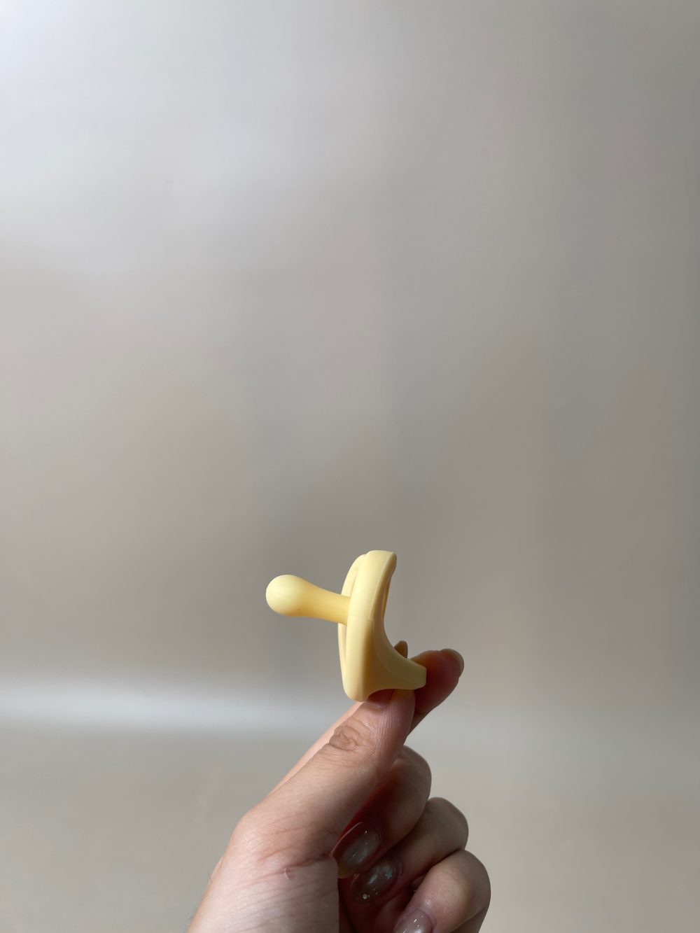 Núm ti giả Moyuum silicone màu vàng (1-3m/ kèm hộp đựng) - Ảnh 4
