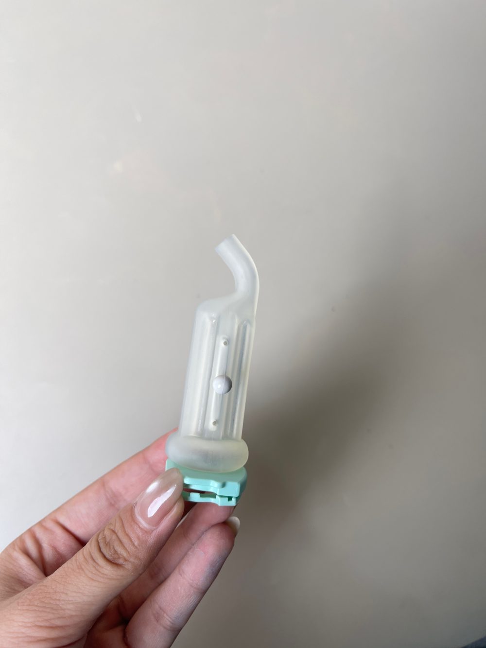 Máy hút sữa Willow 360 - kèm phụ kiện phễu reusable milk container 24mm (full box) - Bill mua nc ngoài - Ảnh 11