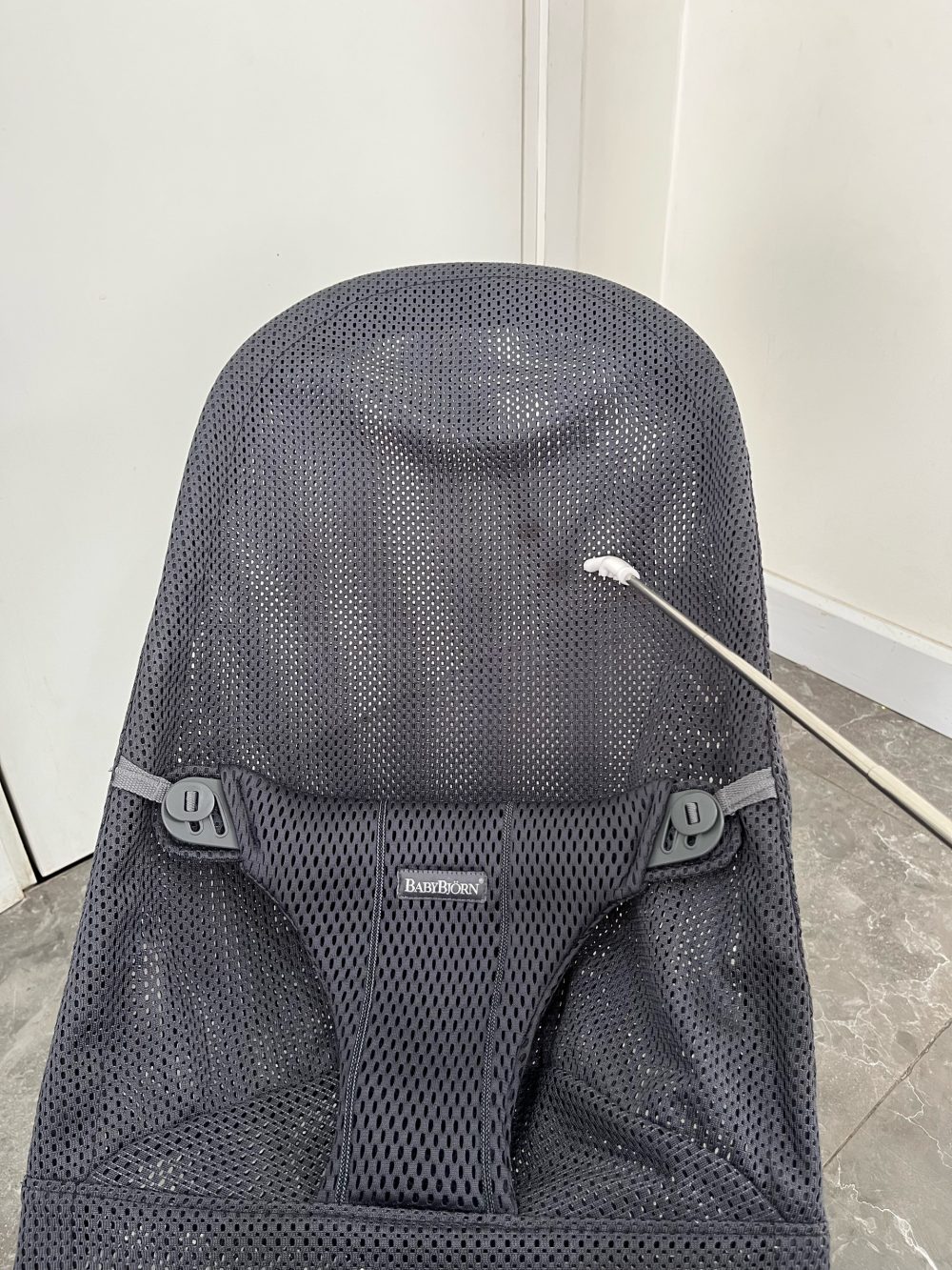 Ghế rung Baby Bjorn Bouncer Bliss vải lưới mesh màu anthracite ( no box) kèm thanh đồ chơi BabyBjorn - Ảnh 8