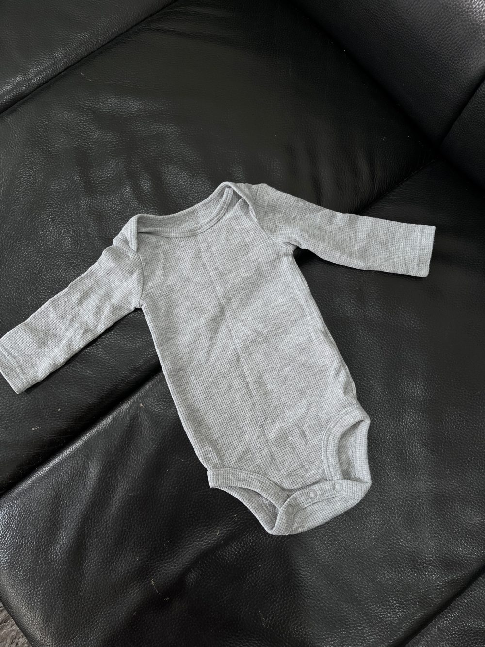 Set 2 body đùi Uala Rogo & Carter's màu xám (size 6→9m) - Ảnh 3