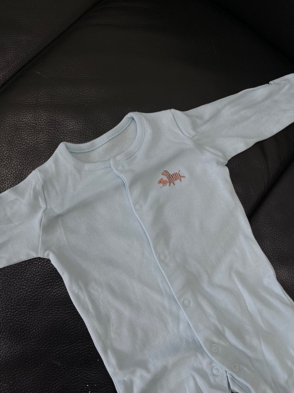 Set 2 bodysuit dài tay Mothercare màu nâu/xanh (size 1→3m) tặng kèm quần dài H&M màu be (size 2→4m) - Ảnh 13