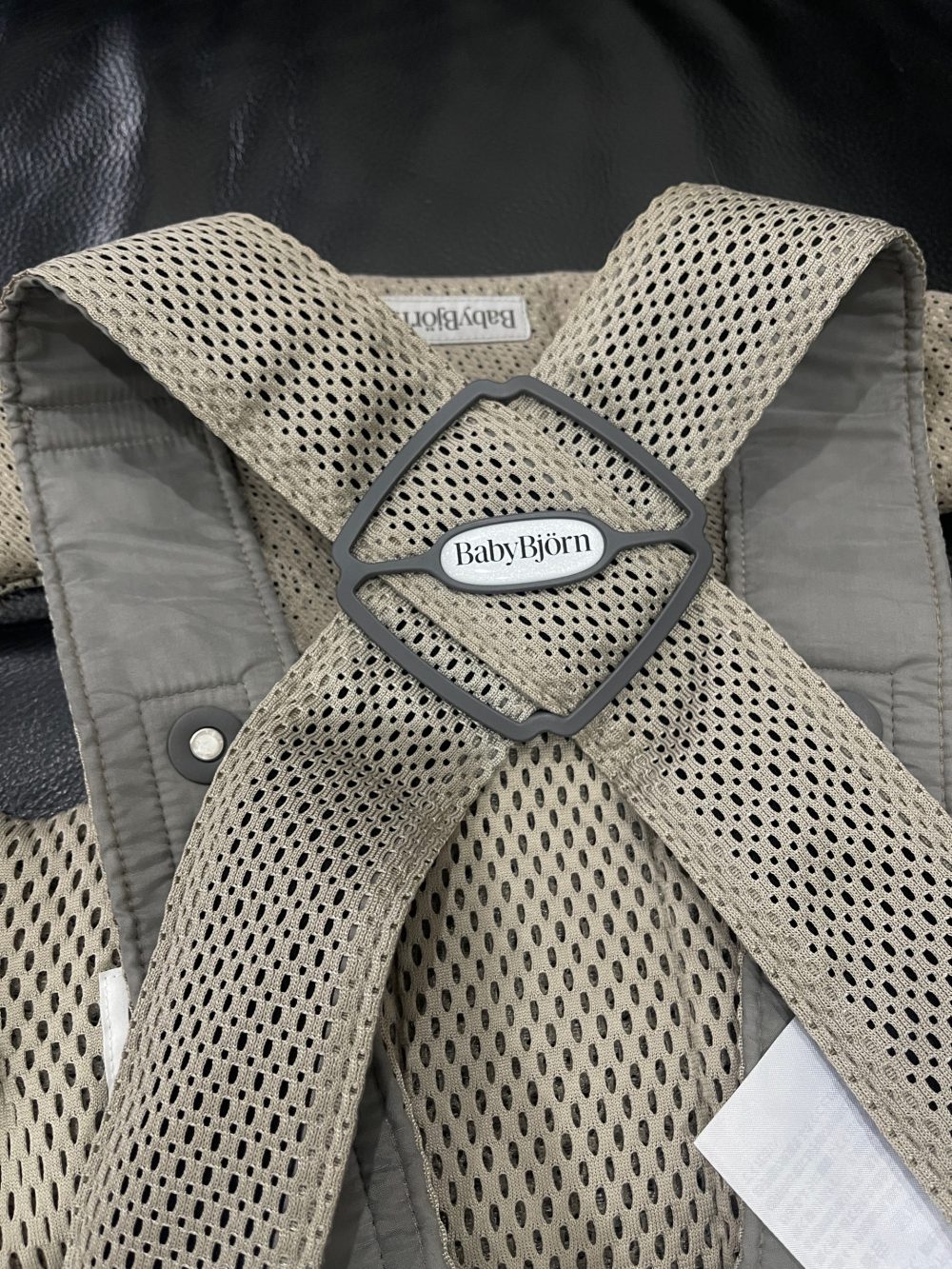Địu BabyBjorn Baby Carrier Mini Ariy mesh màu grey beige (size: 0m->1y~ 3kg2->11kg) full box (Bill VNQ) - Ảnh 19