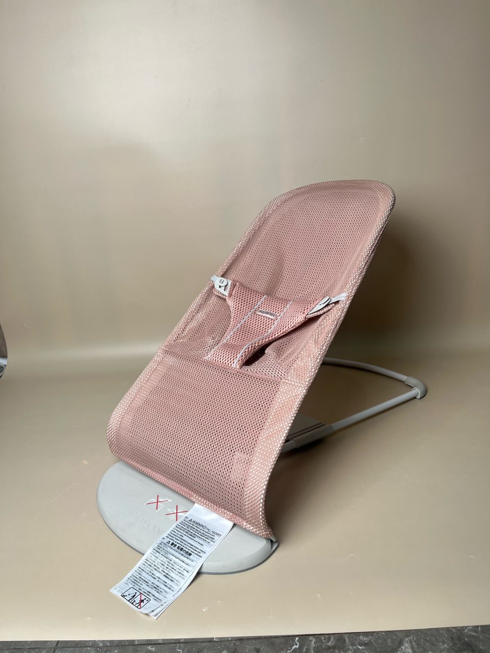 Ghế rung Baby Bjorn Bouncer Bliss vải lưới mesh màu hồng khung trắng (nobox) - Ảnh 2