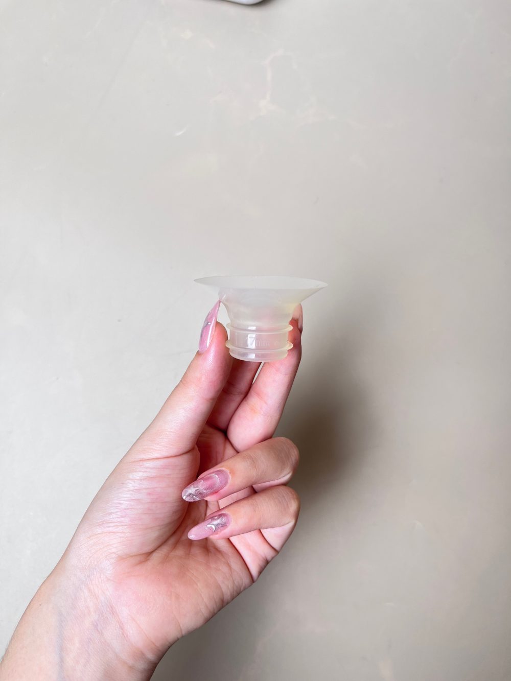Máy hút sữa Momcozy V2 Pro cup hồng (full box) - Ảnh 11