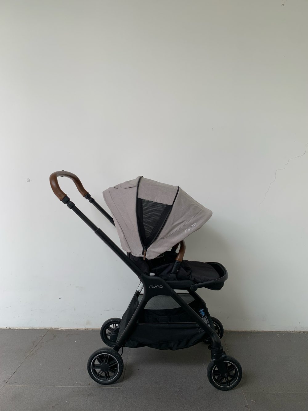 Xe đẩy Nuna Triv màu xám khung đen (sơ sinh - 22kg) - Ảnh 2