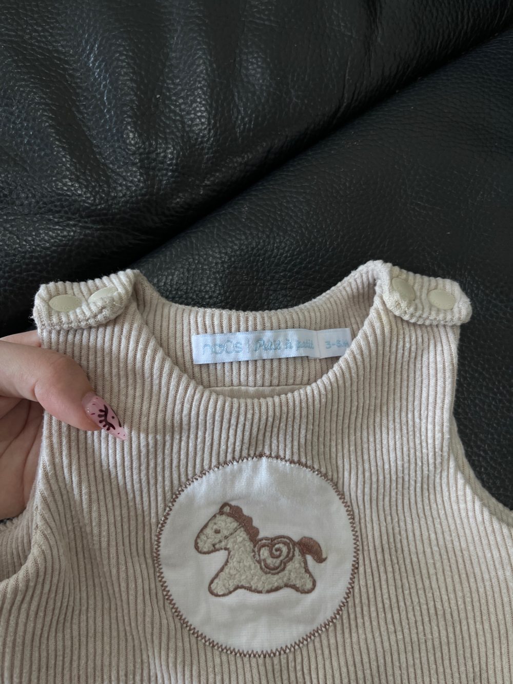 Set 2 áo gile màu be Nous và Nubes tặng kèm bộ dài tay No brand màu trắng (size 3→6m) - Ảnh 9