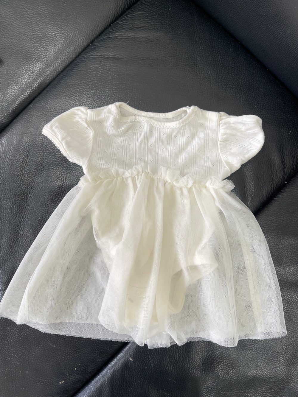 Váy xoè H&M vải tuyn màu kem, tặng kèm váy bodysuit nhí hoa hồng (size: 0->3m) - Ảnh 3