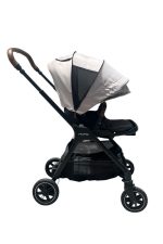 Xe đầy Nuna Triv màu xám khung đen (size: 0→ 4y, tối đa 22kg)