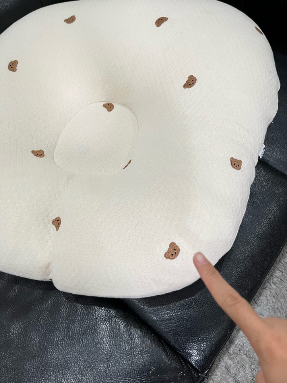 Gối chống trào ngược Rototo bebe cotton lụa hoạ tiết gấu màu be - Ảnh 9