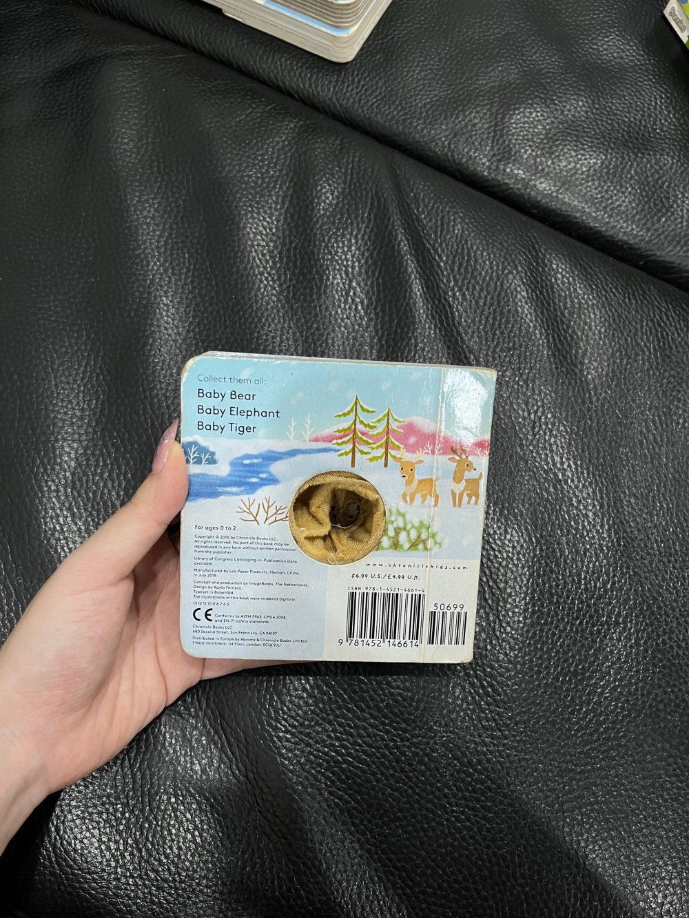 Set 3 cuốn sách Baby Reindeer, Snowy Fun! Và Emily Santa’s Secret Fit - Ảnh 6